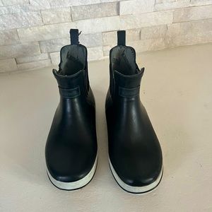Kamik short rain boots